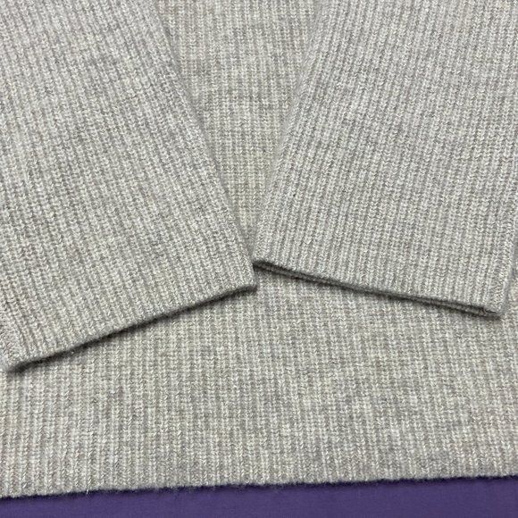 Vince Cashmere  Silk Scoop Neck Sweater Beige Classic Sz XS - S - Picture 9 of 13